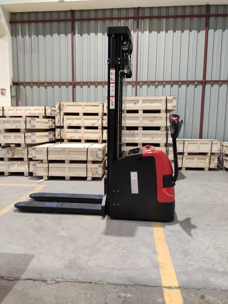 električni_visokopodizni_viličar_1500kg_triplex_stup_AC_motor_slobodno_podizanje_002_resized