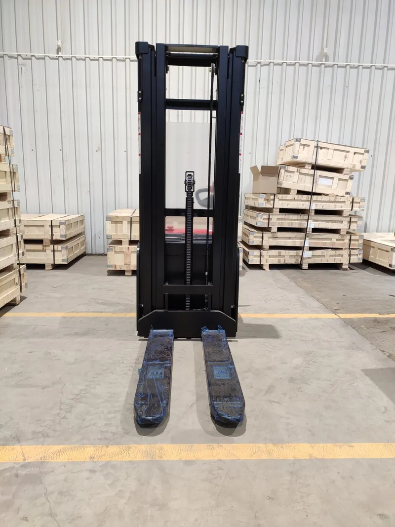 električni_visokopodizni_viličar_1500kg_triplex_stup_AC_motor_slobodno_podizanje_003_resized