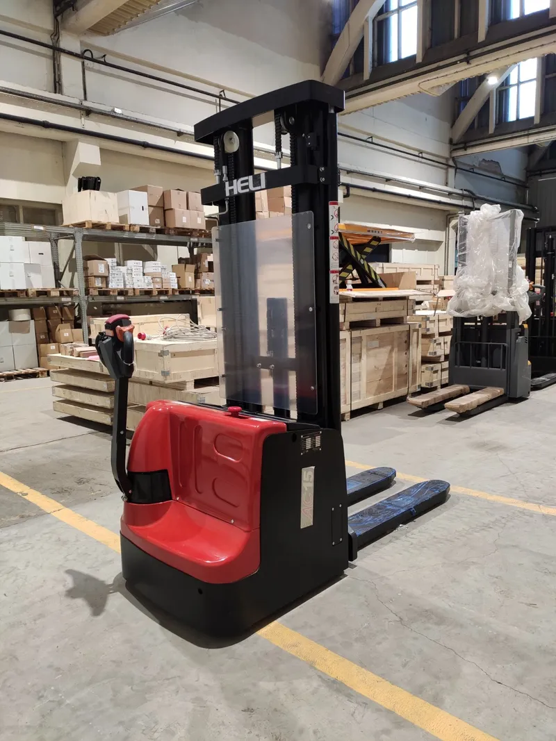 električni_visokopodizni_viličar_1500kg_triplex_stup_AC_motor_slobodno_podizanje_004_resized