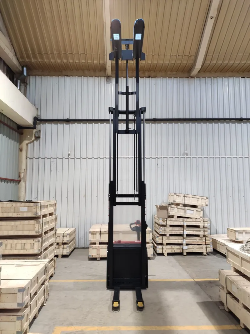 električni_visokopodizni_viličar_1500kg_triplex_stup_AC_motor_slobodno_podizanje_012_resized